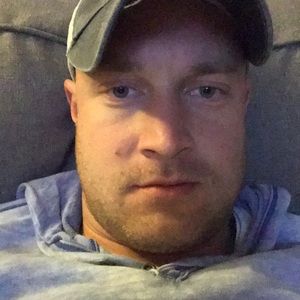 Meet your Posher, Dustin